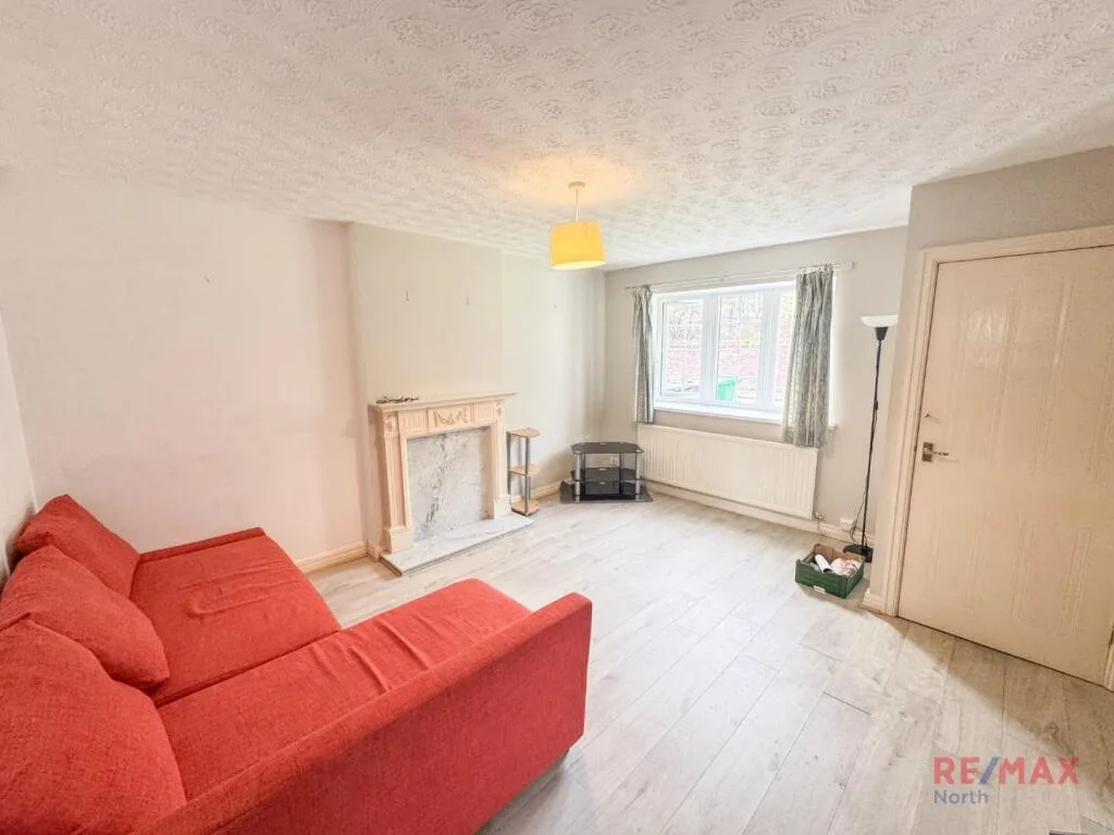 3 bedroom semi-detached house for rent