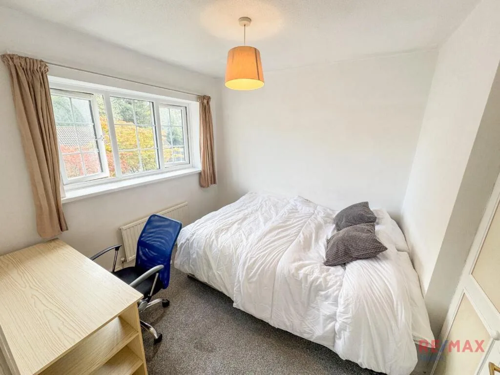 3 bedroom semi-detached house for rent