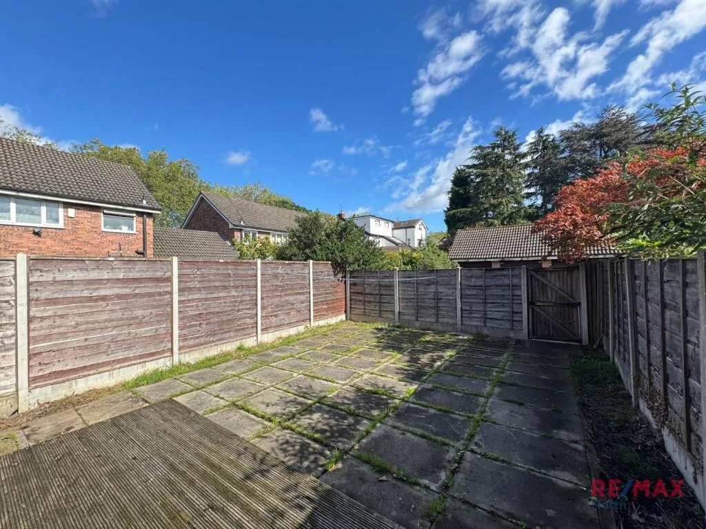 3 bedroom semi-detached house for rent