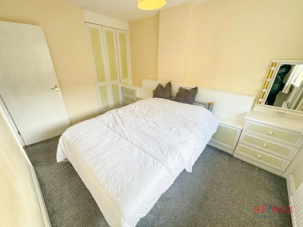 3 bedroom semi-detached house for rent
