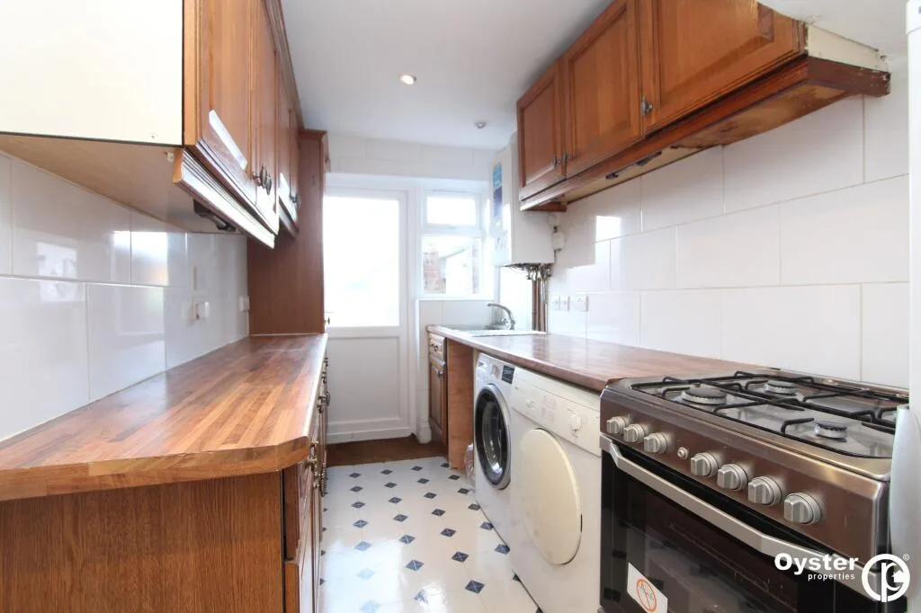 3 bedroom semi-detached house for rent