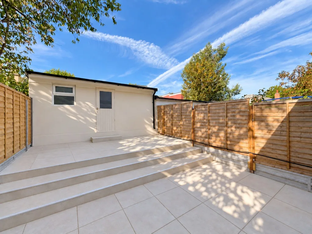 2 bedroom ground floor flat for rent