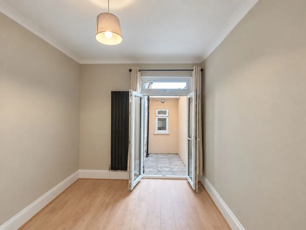 2 bedroom ground floor flat for rent