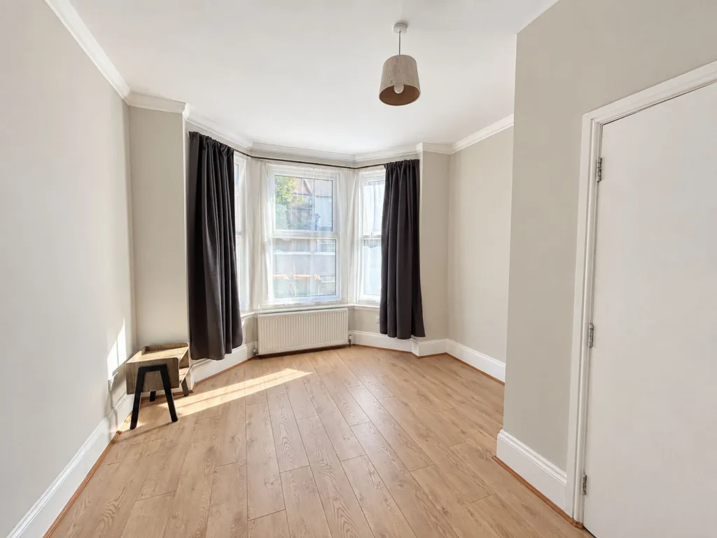 2 bedroom ground floor flat for rent