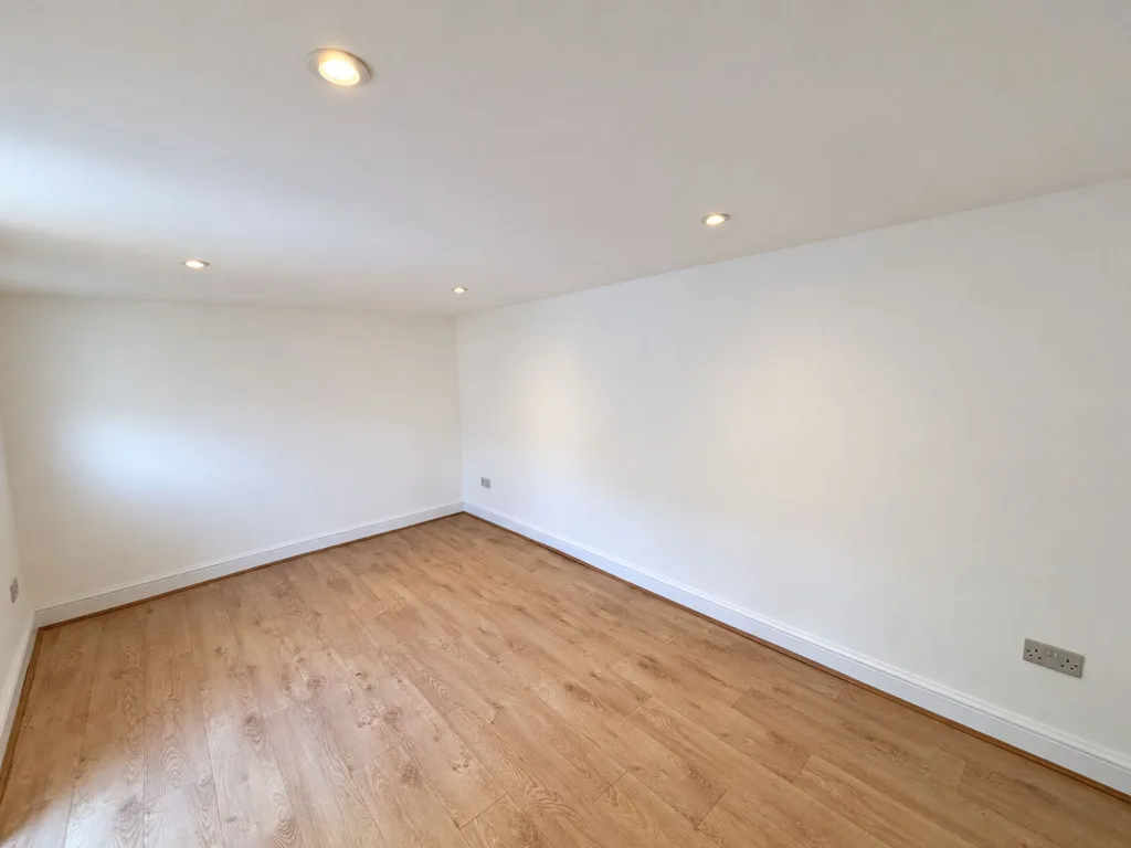 2 bedroom ground floor flat for rent