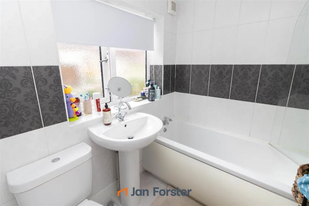 2 bedroom house for rent