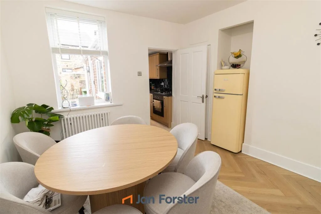 2 bedroom house for rent