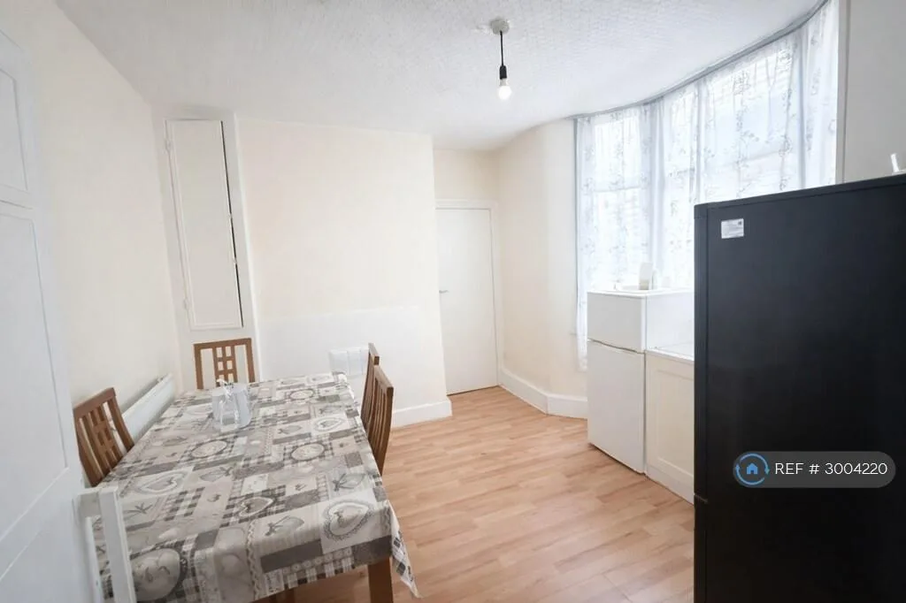 4 bedroom terraced house for rent