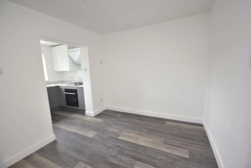 2 bedroom end of terrace house for rent
