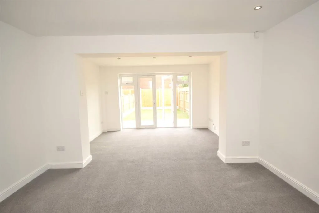 2 bedroom end of terrace house for rent