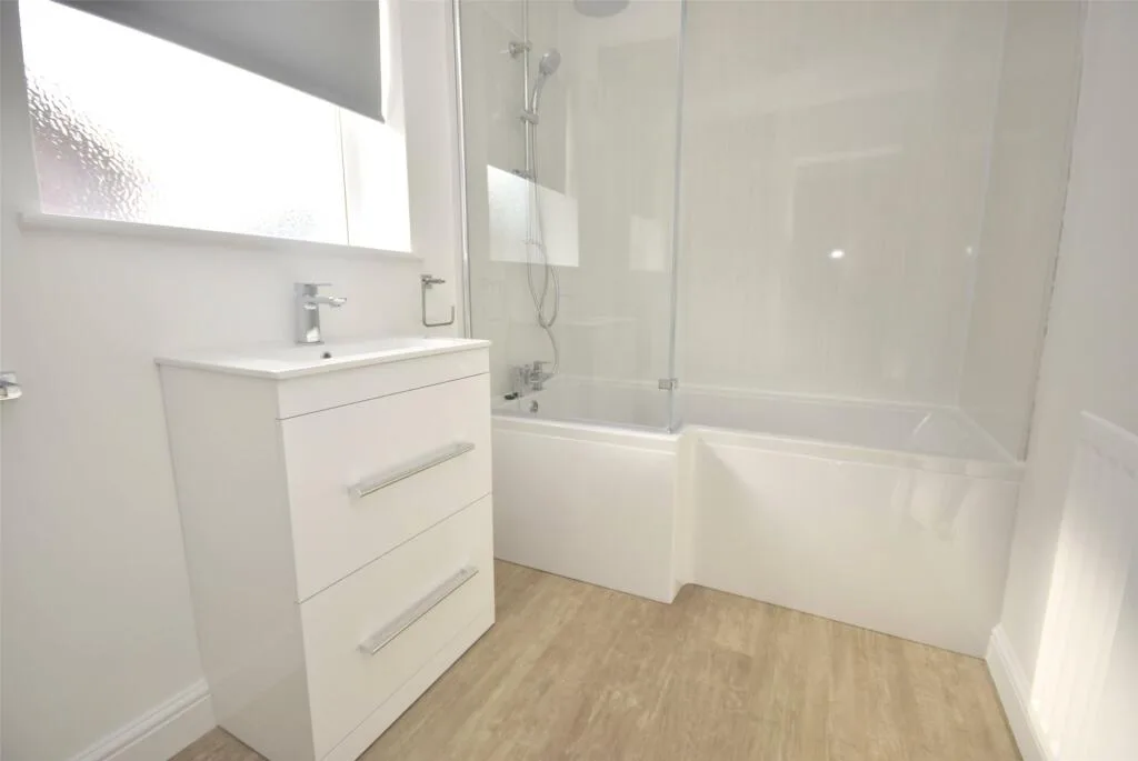 2 bedroom end of terrace house for rent