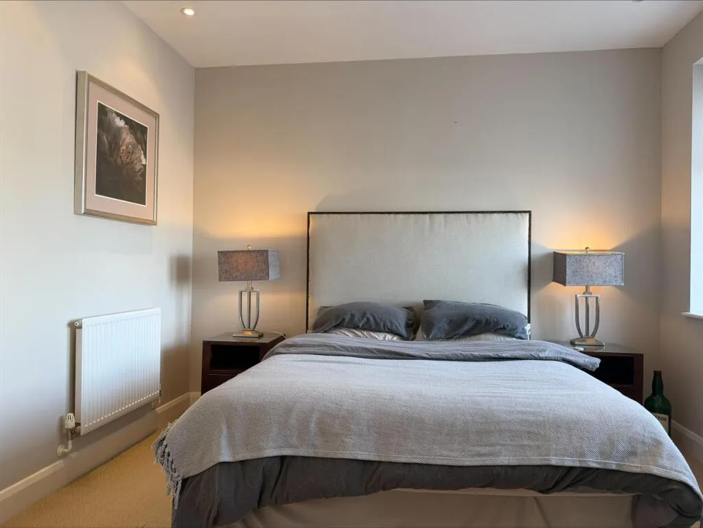 2 bedroom penthouse for rent
