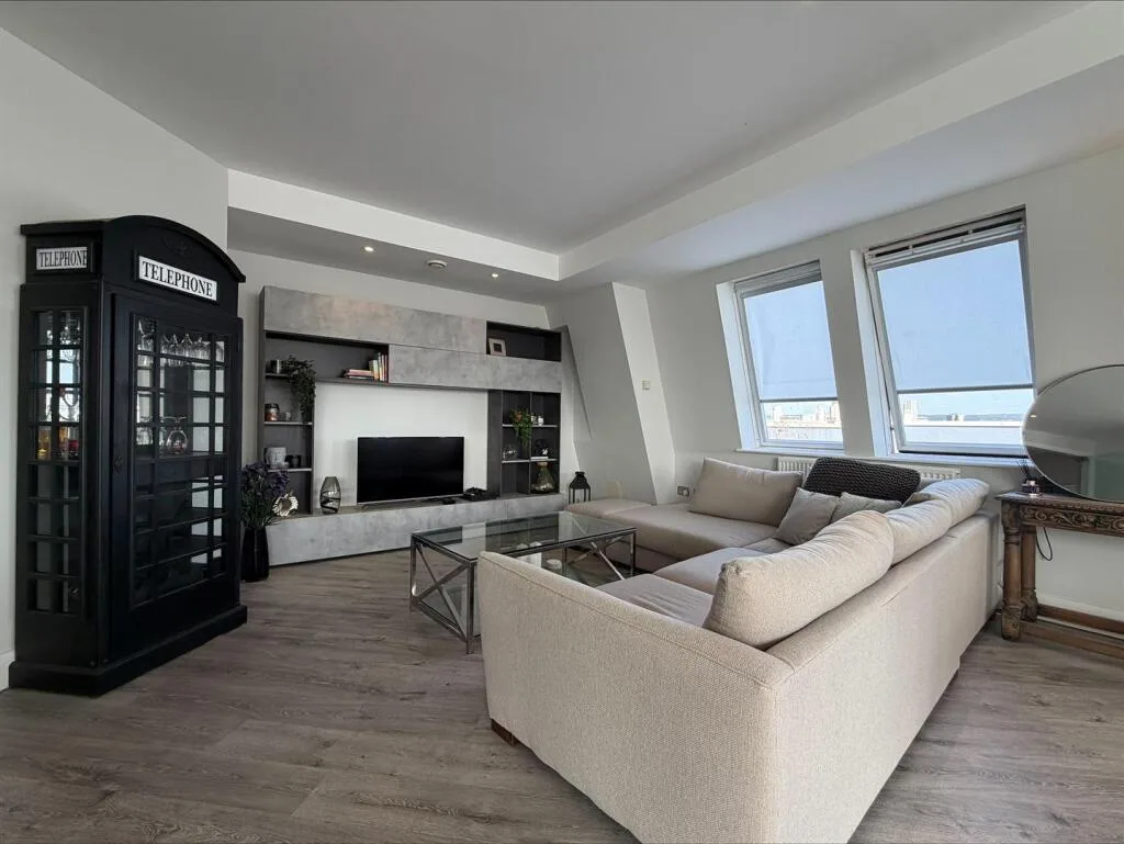 2 bedroom penthouse for rent