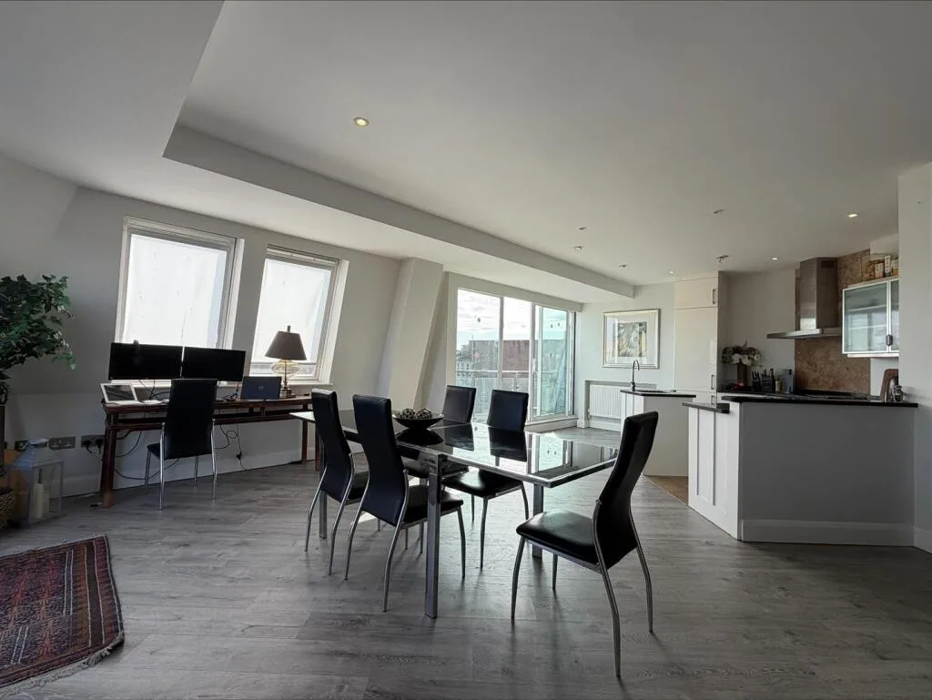 2 bedroom penthouse for rent