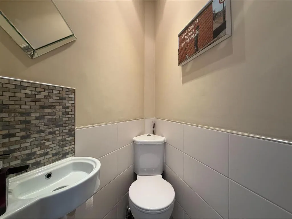 2 bedroom penthouse for rent