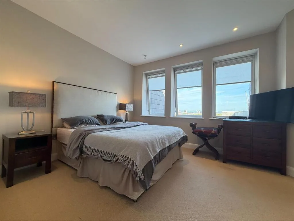 2 bedroom penthouse for rent
