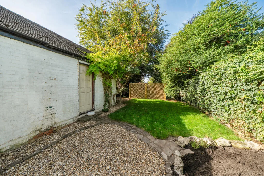 3 bedroom semi-detached house for rent