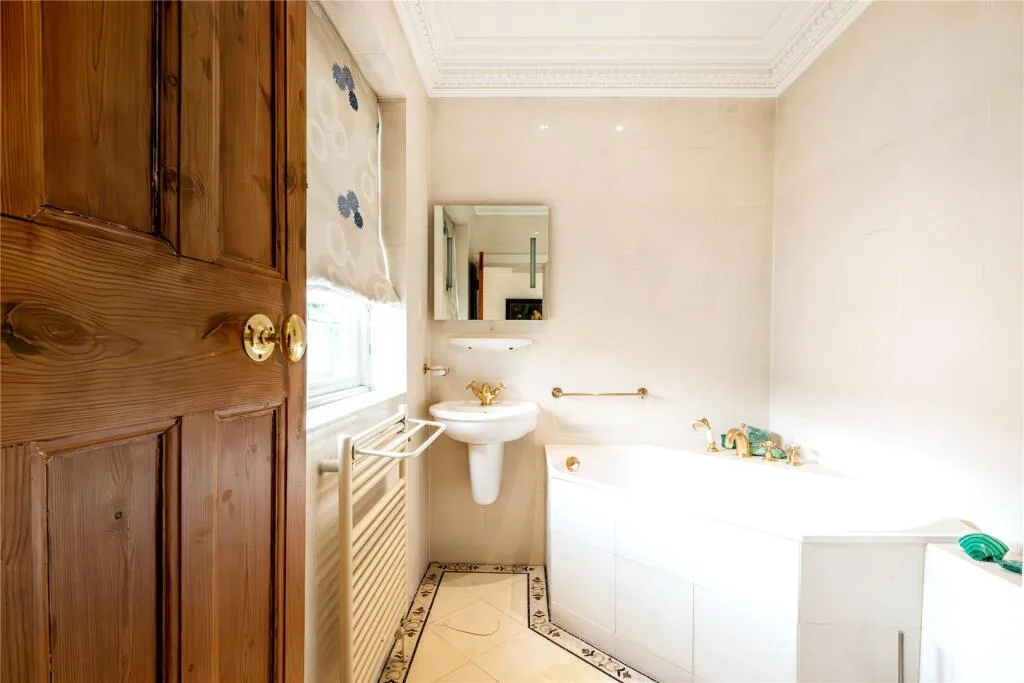 4 bedroom detached house for rent