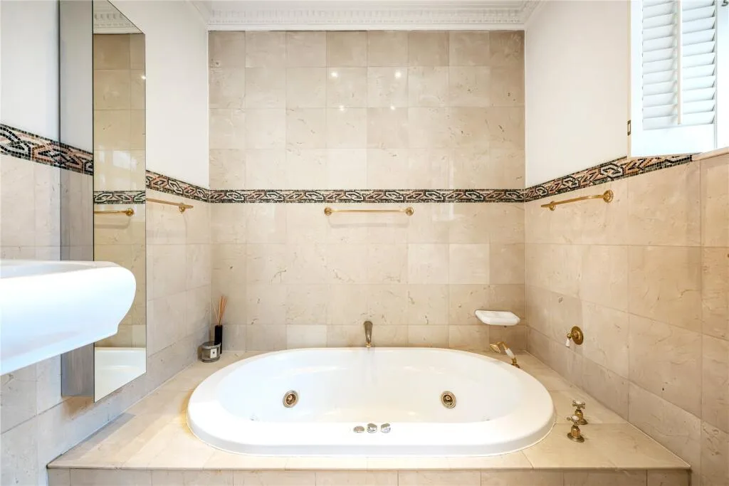 4 bedroom detached house for rent