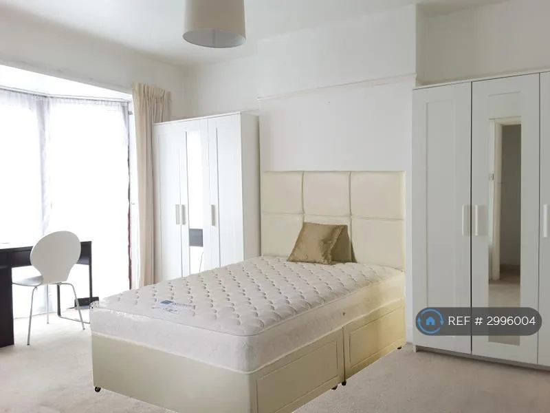 4 bedroom semi-detached house for rent