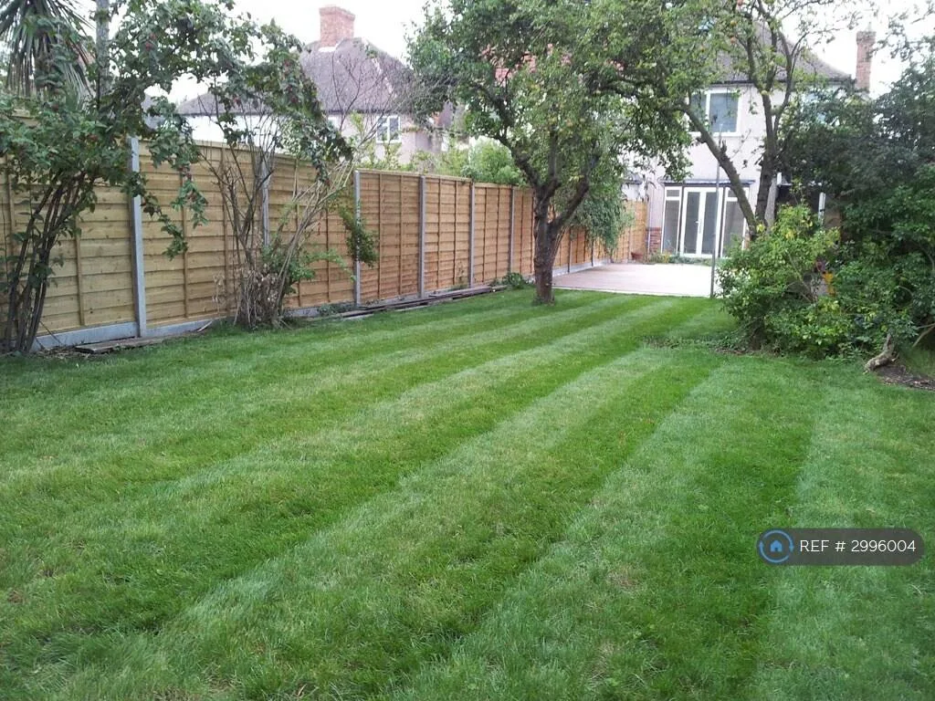 4 bedroom semi-detached house for rent