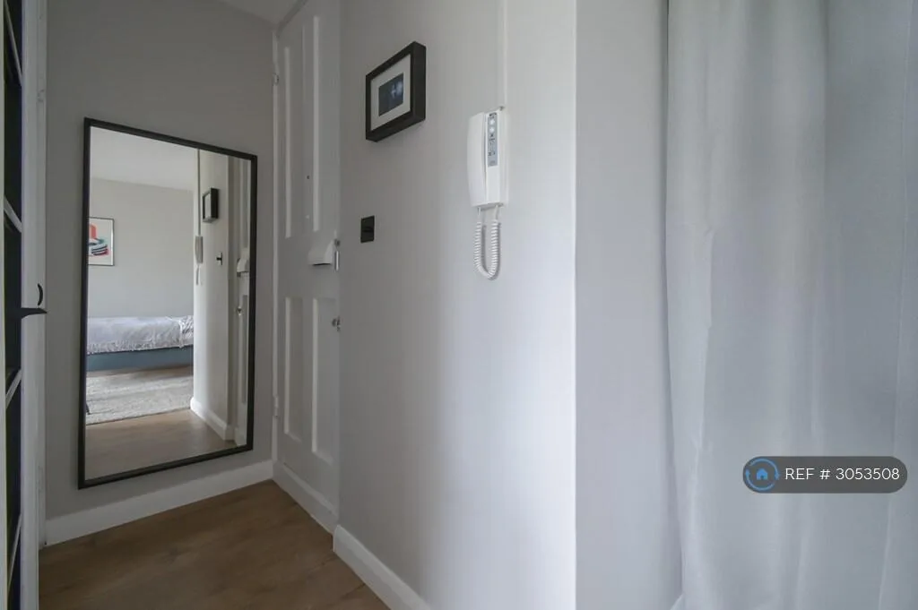 Studio flat for rent