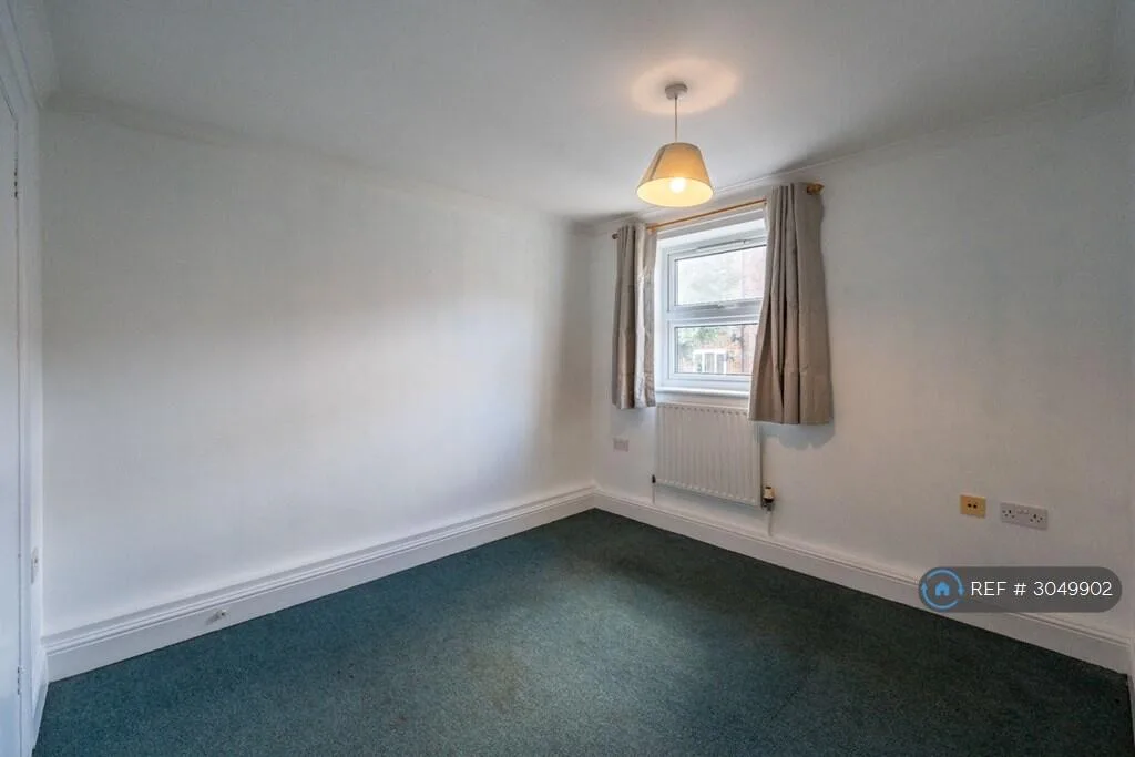 3 bedroom semi-detached house for rent