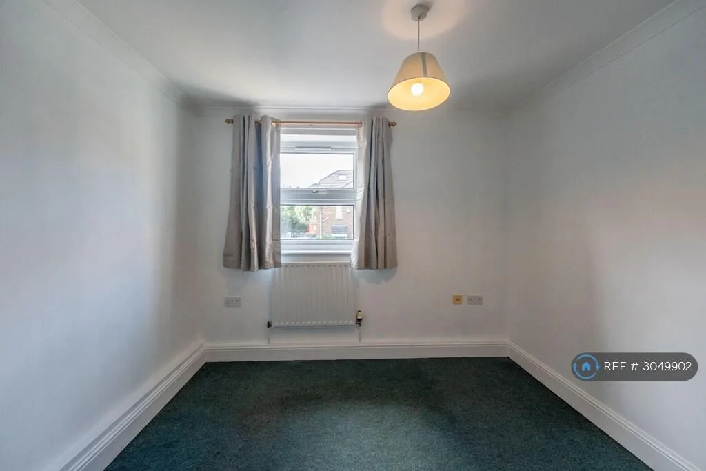 3 bedroom semi-detached house for rent
