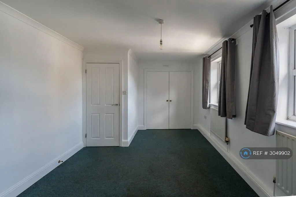 3 bedroom semi-detached house for rent