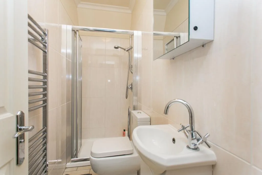 4 bedroom semi-detached house for rent