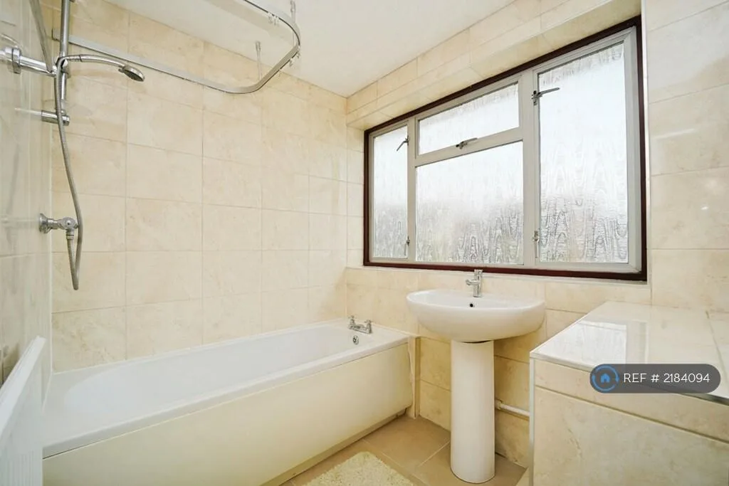 2 bedroom detached house for rent