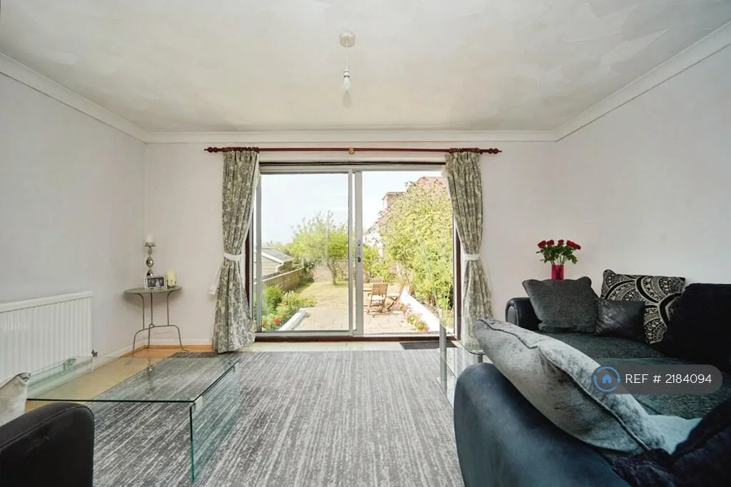 2 bedroom detached house for rent