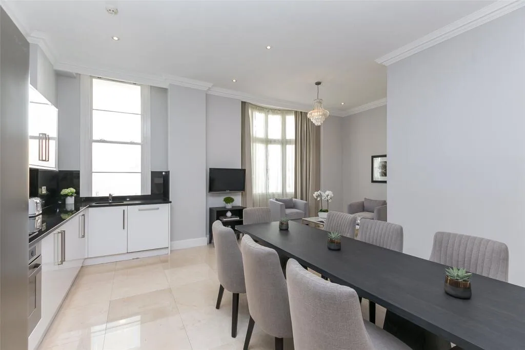 4 bedroom flat for rent