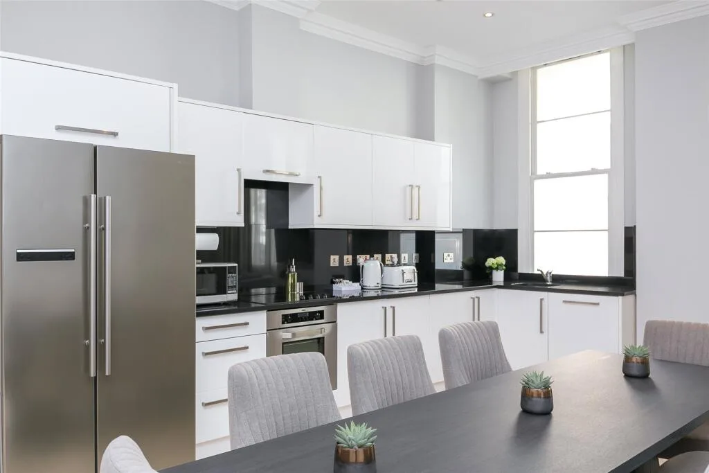 4 bedroom flat for rent