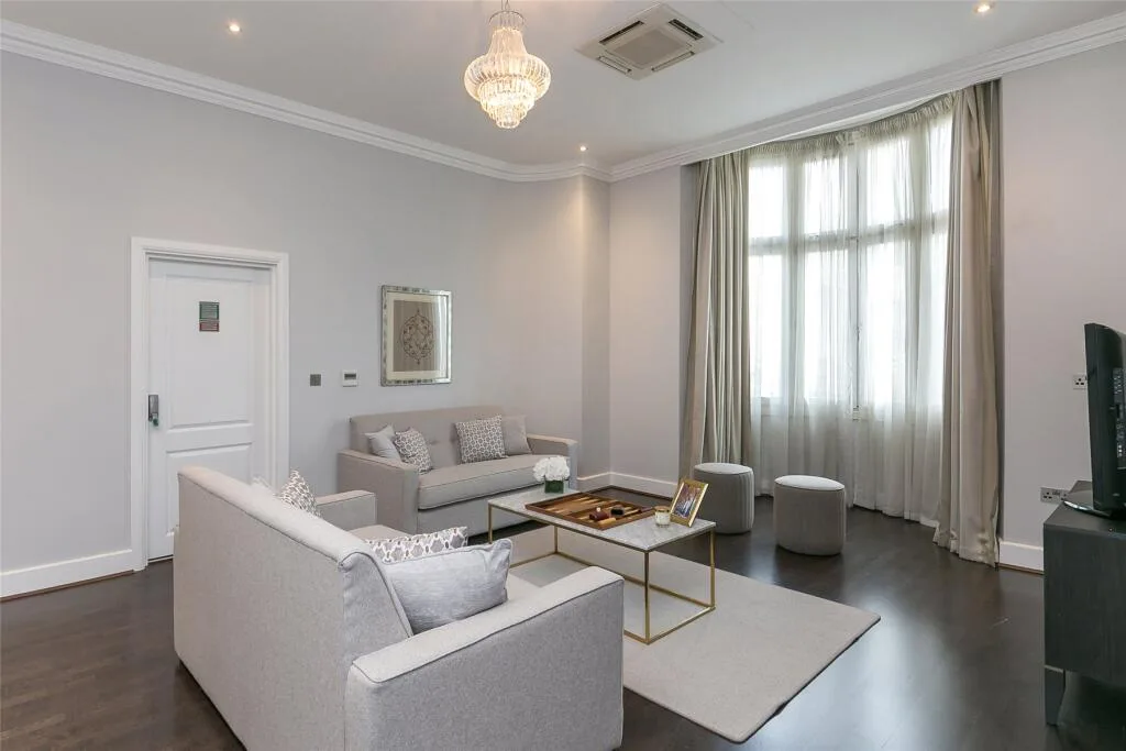 4 bedroom flat for rent