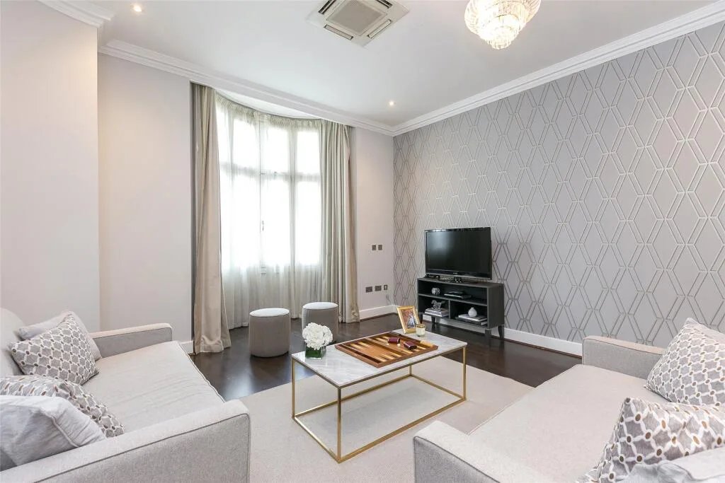 4 bedroom flat for rent