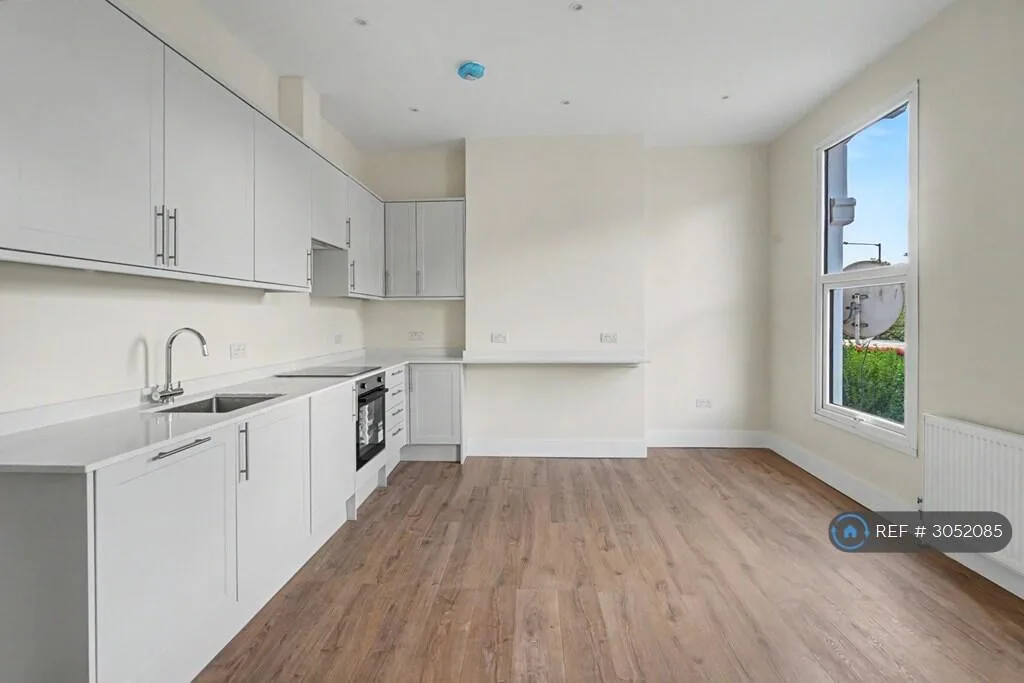 4 bedroom flat for rent