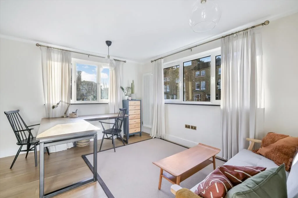 5 bedroom detached house for rent