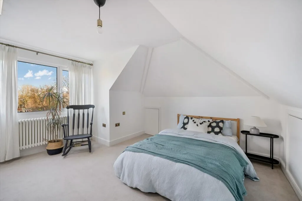 5 bedroom detached house for rent