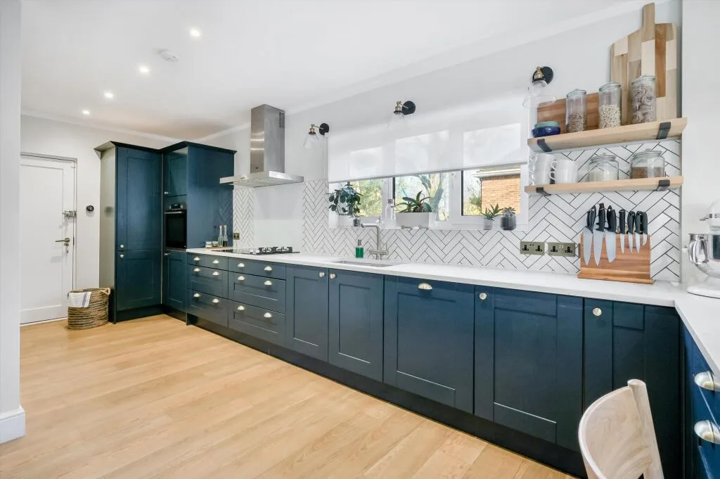 5 bedroom detached house for rent
