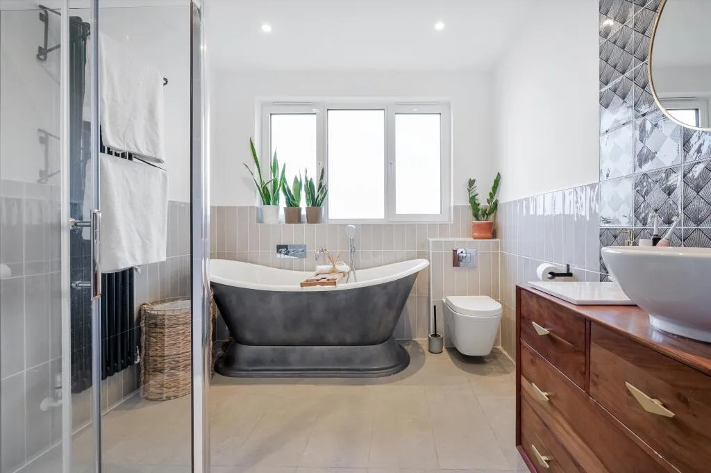 5 bedroom detached house for rent