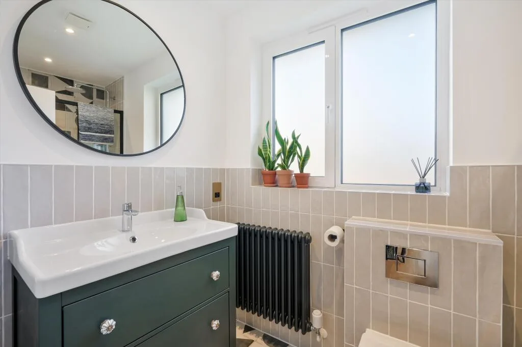 5 bedroom detached house for rent