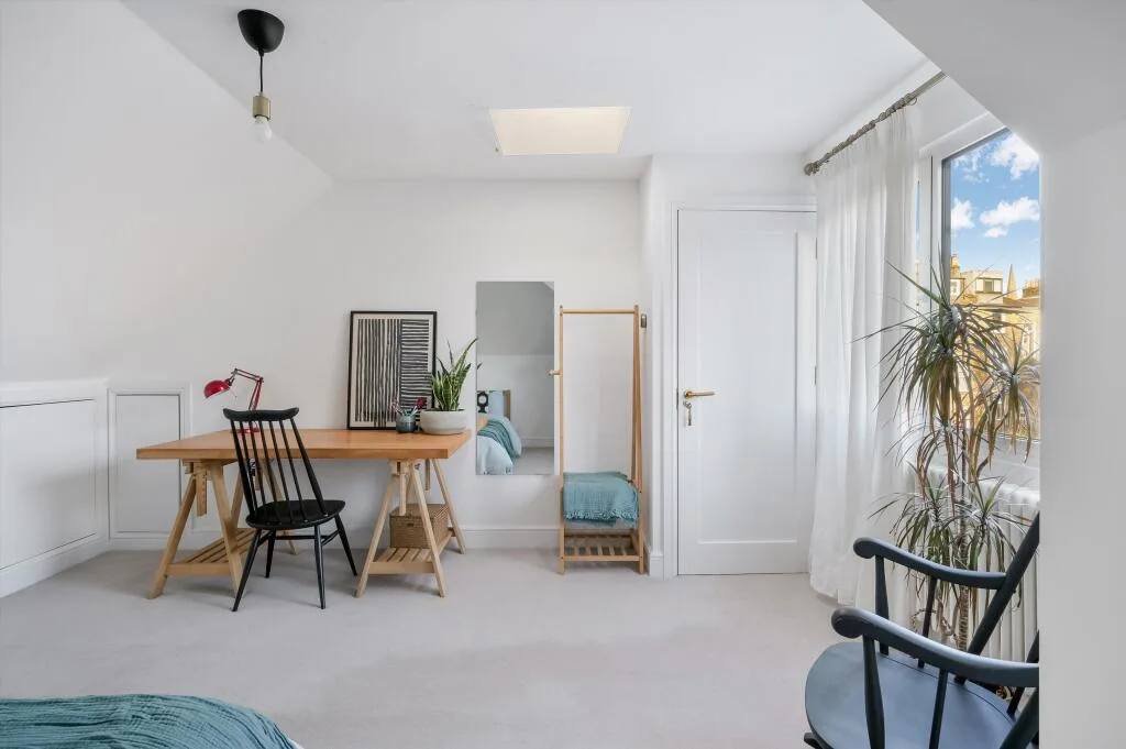 5 bedroom detached house for rent