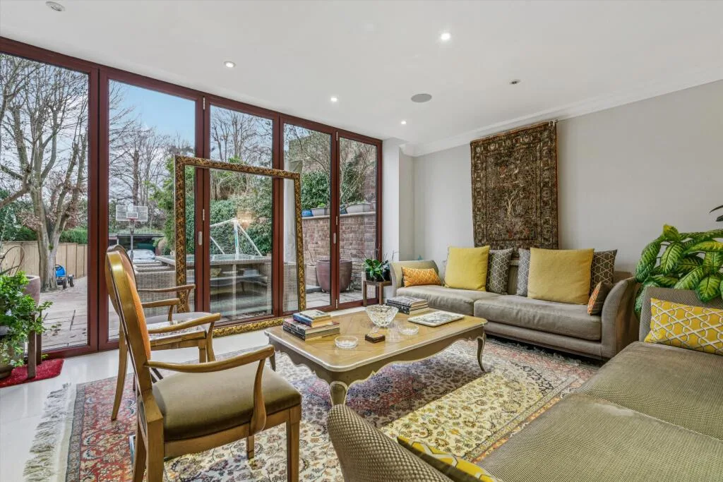4 bedroom detached house for rent