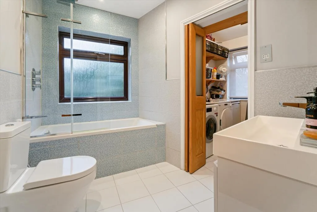 4 bedroom detached house for rent