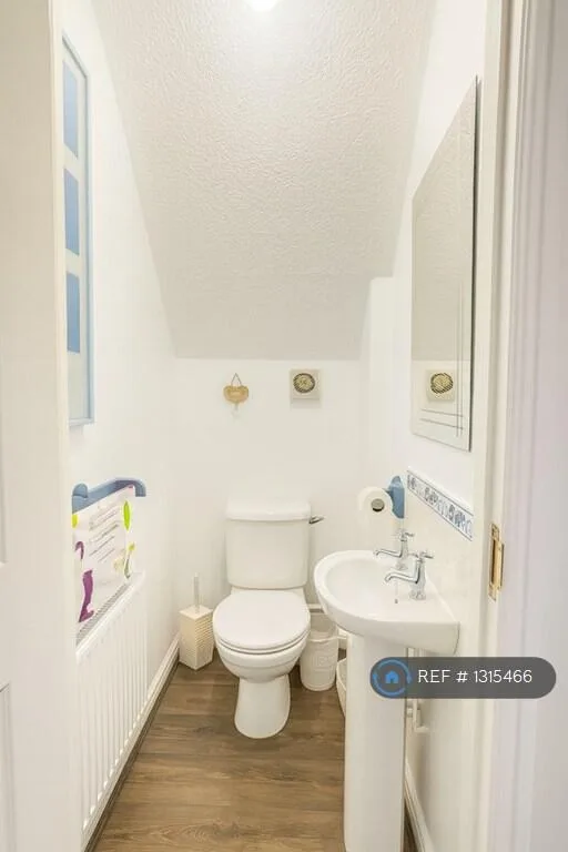4 bedroom detached house for rent