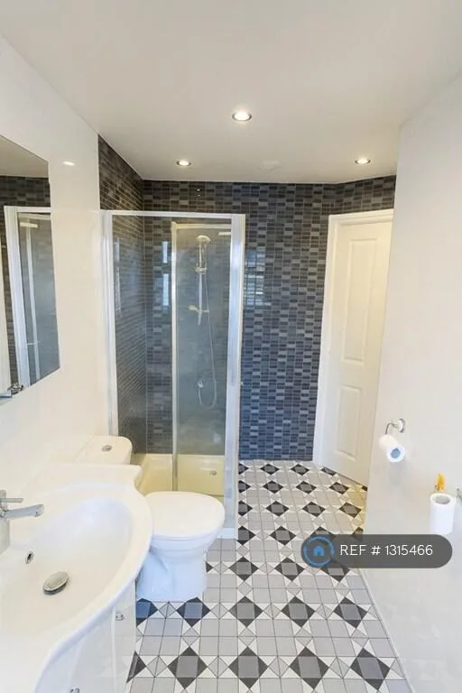 4 bedroom detached house for rent