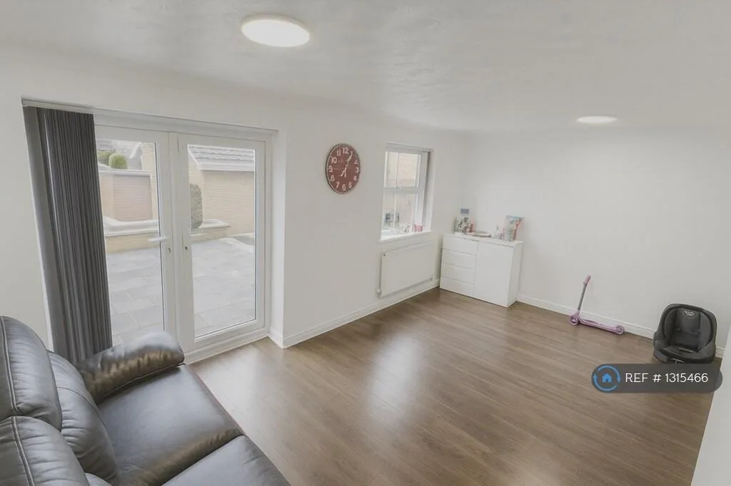 4 bedroom detached house for rent