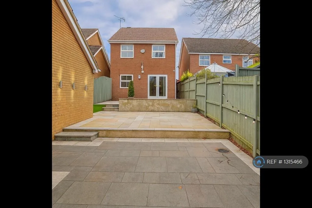 4 bedroom detached house for rent