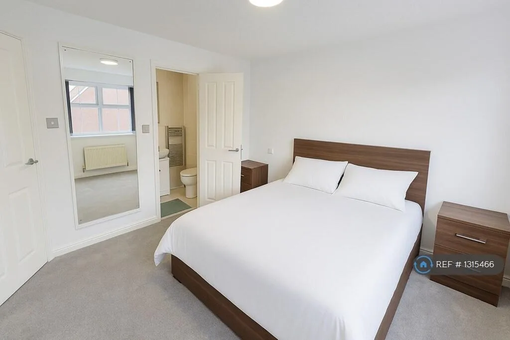 4 bedroom detached house for rent